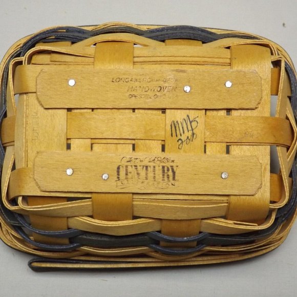 Longaberger 2000 Collector's Club Renewal Basket with Liner and Protector - Picture 15 of 15